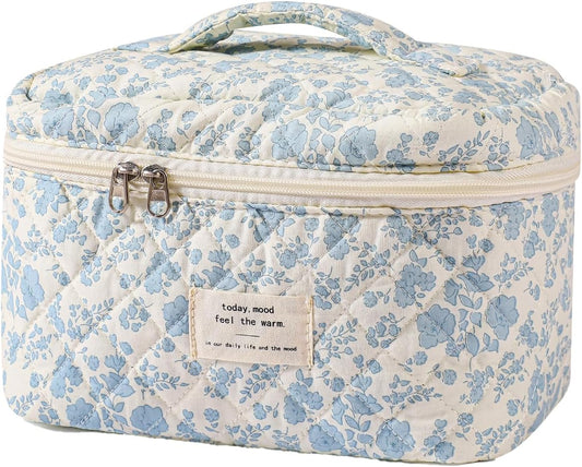 uekeboag Large Travel Quilted Makeup Bag for Women, Floral Cotton Cosmetic Bag, Coquette Aesthetic Floral Toiletry Organizer Bag (01Lithtblue-flower)