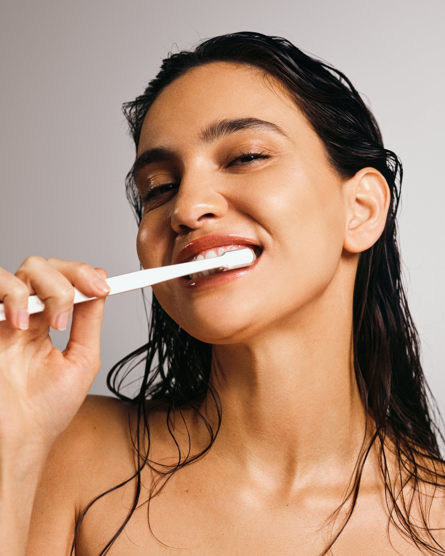 TOOTHBRUSH SILVER/WHITE